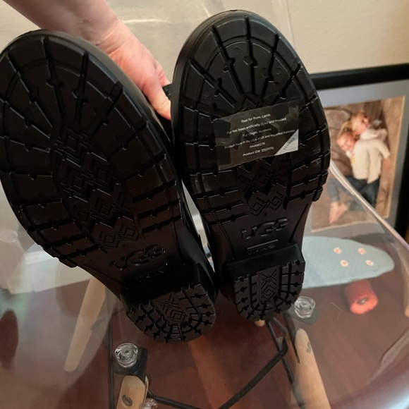 UGG brand Women’s Sienna mid-calf rain boot. Black patent rain boots. Like new. - Picture 6 of 8